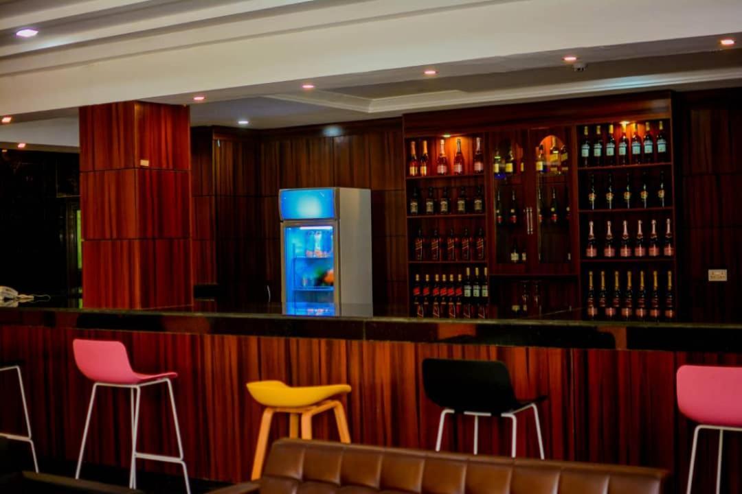 Wetland Hotel Ughelli Экстерьер фото