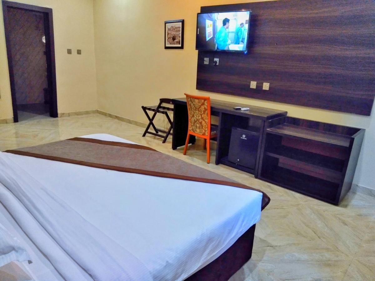 Wetland Hotel Ughelli Экстерьер фото