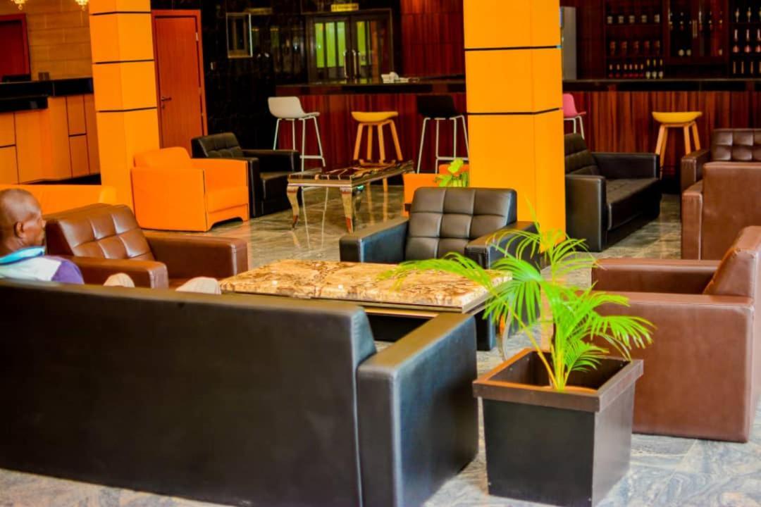 Wetland Hotel Ughelli Экстерьер фото