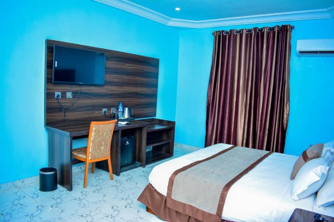 Wetland Hotel Ughelli Экстерьер фото