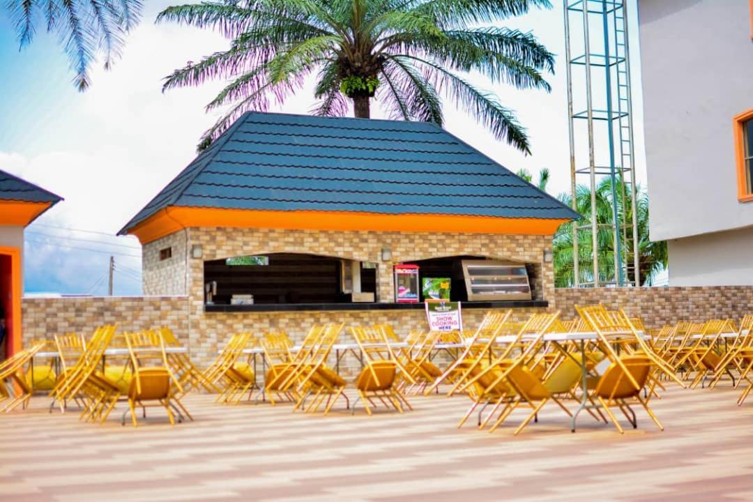 Wetland Hotel Ughelli Экстерьер фото