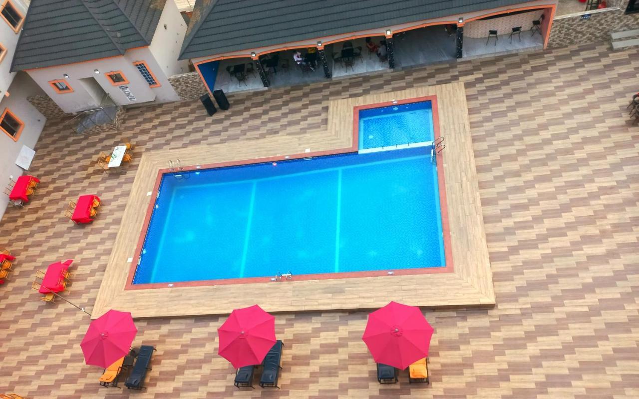 Wetland Hotel Ughelli Экстерьер фото