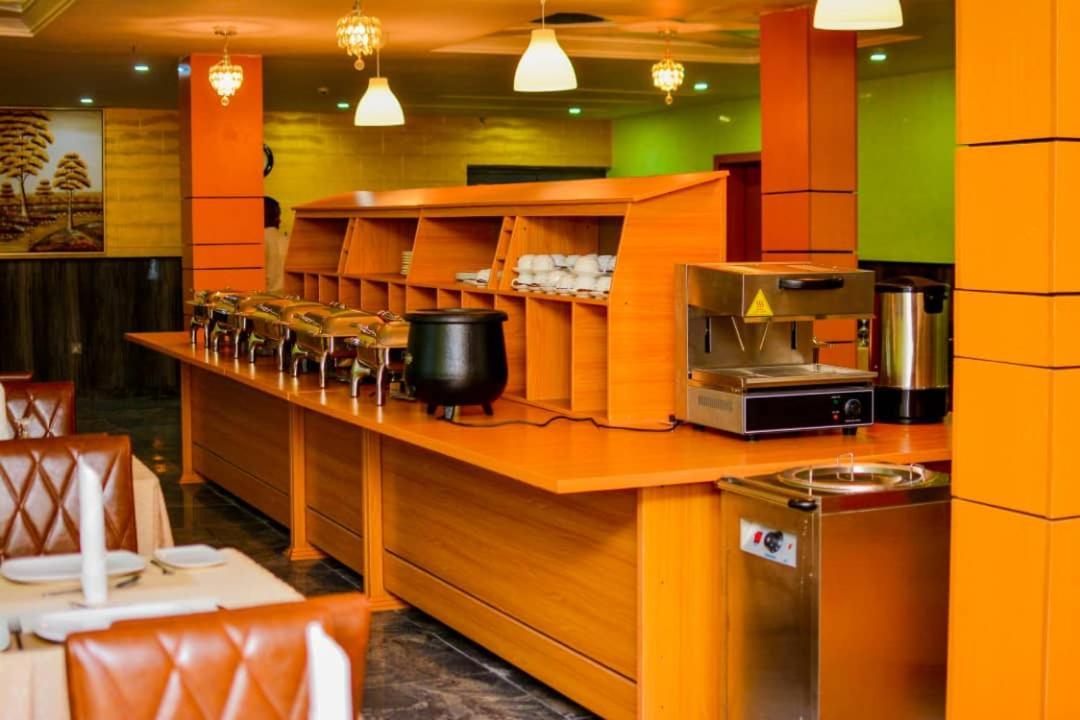 Wetland Hotel Ughelli Экстерьер фото