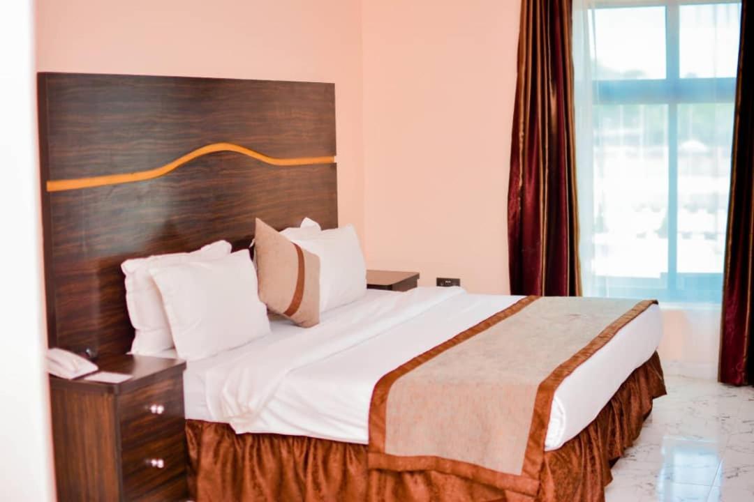 Wetland Hotel Ughelli Экстерьер фото